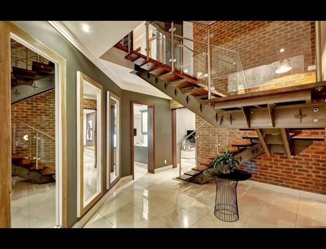 4 BEDROOM TOWNHOUSE FOR SALE IN BRYANSTON